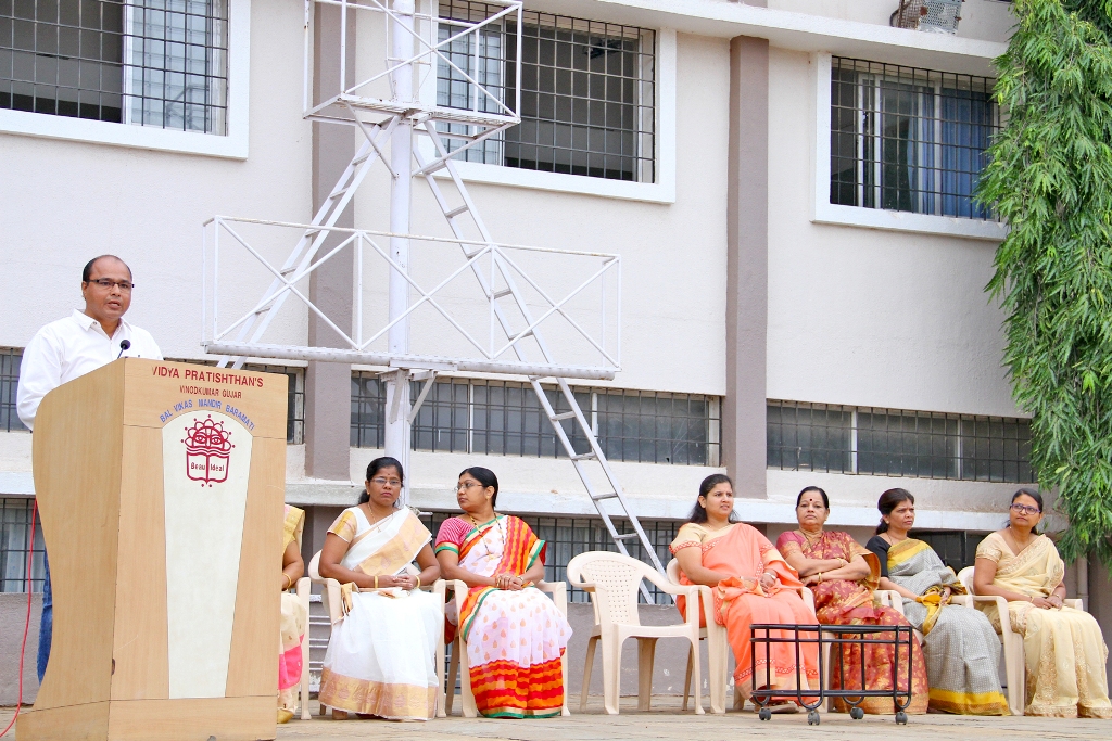 Independence Day Celebration : Chief Guest Mr. Niketan Unde addressing the students.